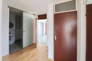 Lichtdurchflutete 2,5-Zimmer-Wohnung im 8. OG - Modernisiert, bezugsfrei, inkl. Einbauküche & Garage – 75180 Pforzheim – Vorschaubild 9