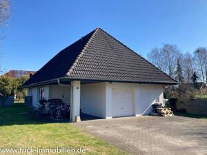 Großes Wohnhaus mit Garage und parkähnlichem Garten – 23758 Oldenburg in Holstein – Vorschaubild 4
