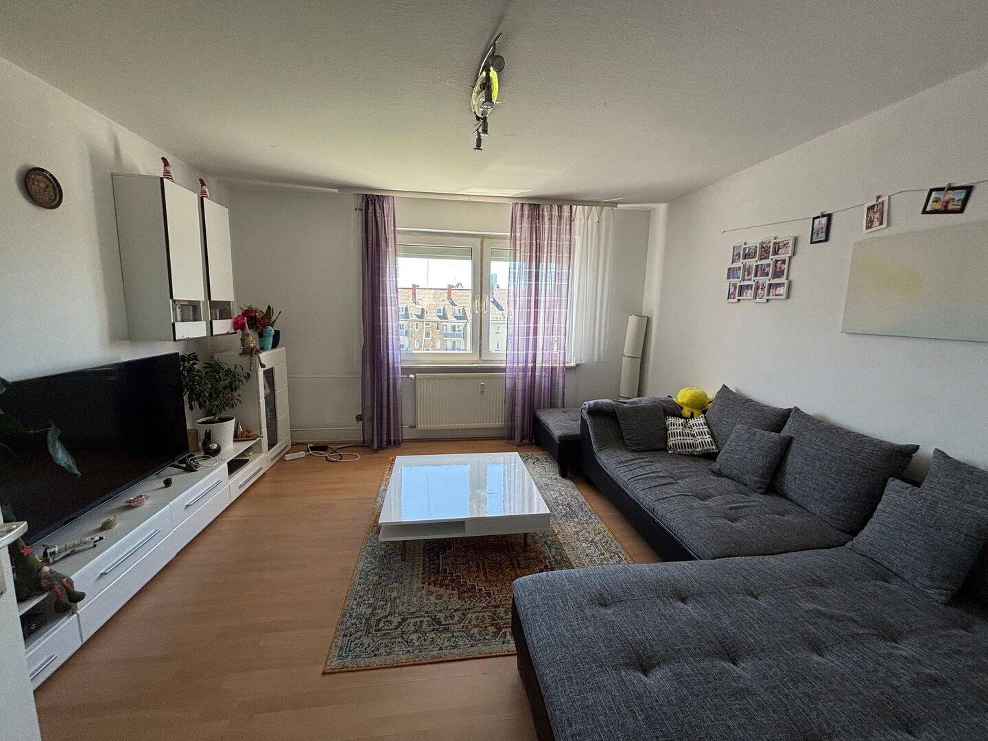 Zur Vermietung steht eine attraktive und gut geschnittene 3-Zimmer-Wohnung mit ca. 60 m² Wohnfläche in der Kußmaulstraße 12, 68167 Mannheim.