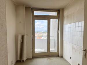 SKYLINE IM BLICK - Gut geschnittene 3-Zimmer-Wohnung mit Gestaltungspotenzial – 60385 Frankfurt am Main – Vorschaubild 6