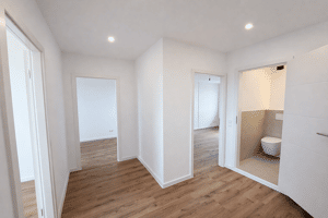 Kernsanierte 3-Zimmer-Wohnung mit moderner Einbauküche in zentraler Lager – 1219 Dresden – Vorschaubild 4