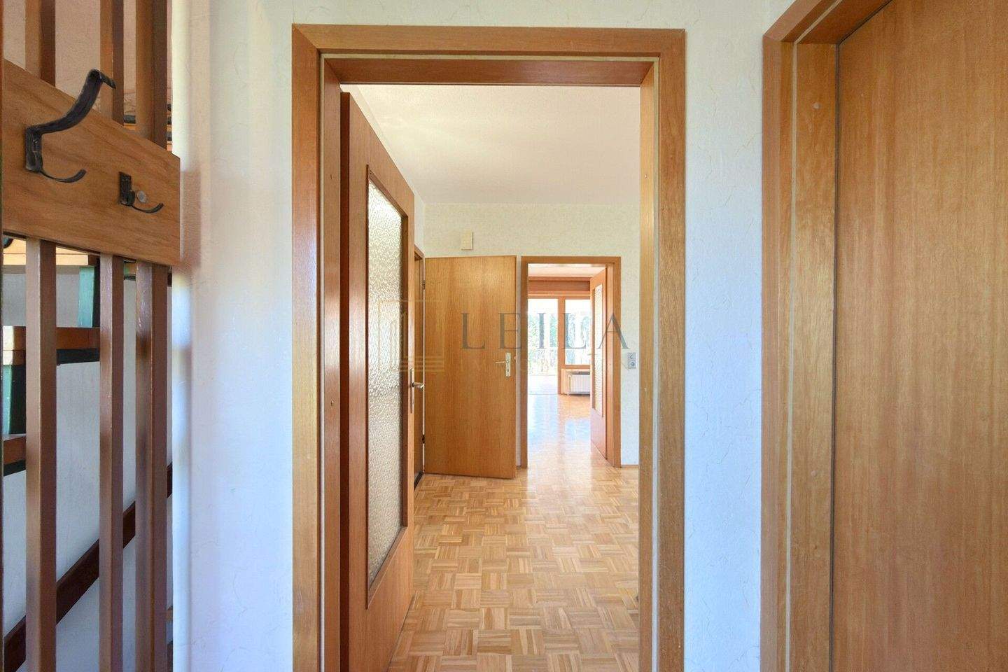 Familientraum mit Potenzial: 222 m² Wohnfläche, großes Grundstück, ruhige Lage! – Wolfsburg – Vorschaubild 3