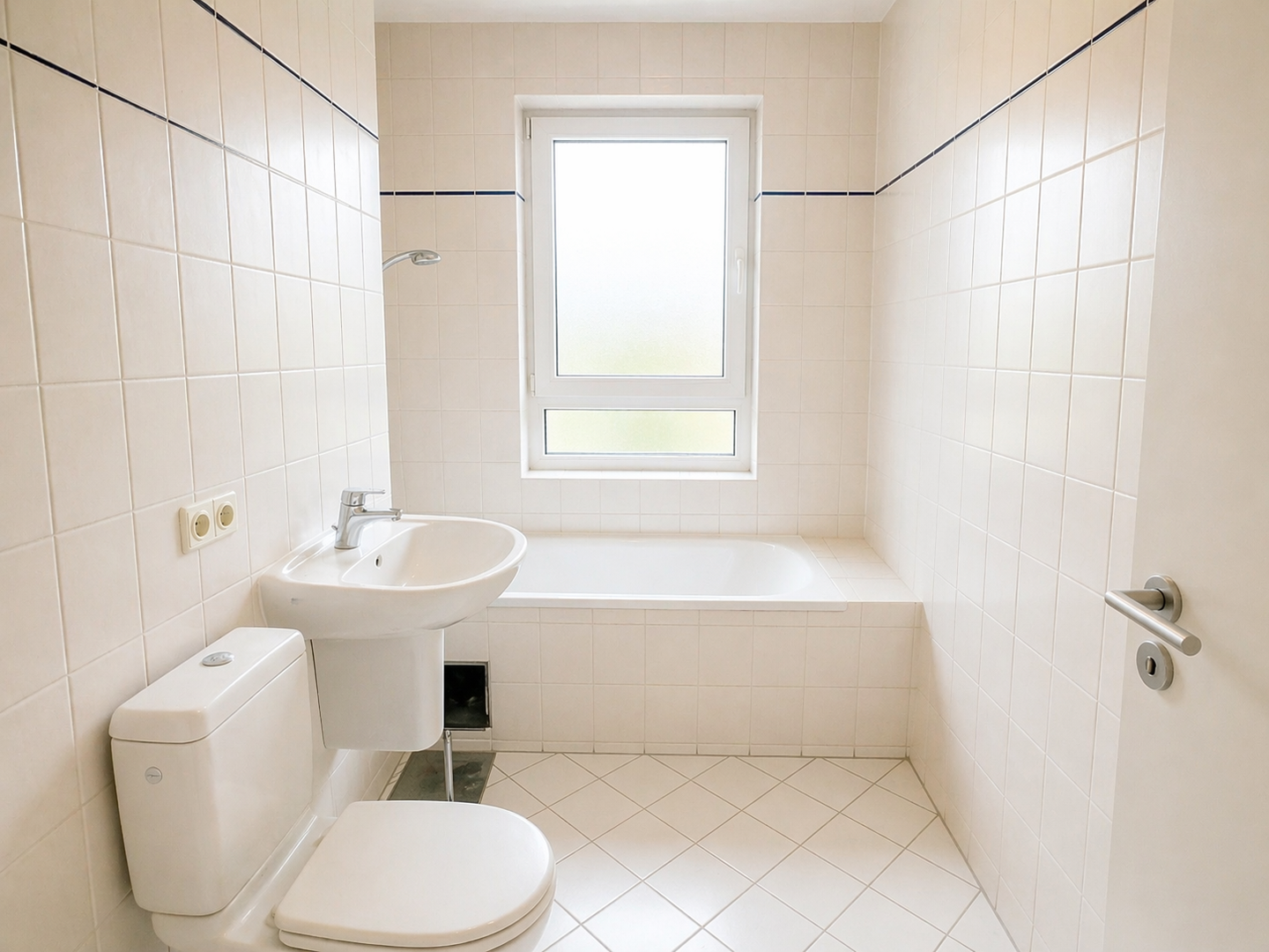 Allein auf der Etage: Dachgeschosswohnung mit 2 Balkonen, Aufzug & 2 Tiefgaragenplätzen – Berlin – Vorschaubild 8