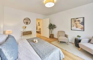 Erstbezug nach Sanierung: Helle 3-Zi.-Wohnung mit grünem Innenhof & sonnigen Balkon in Top-Lage – 81369 München – Vorschaubild 2