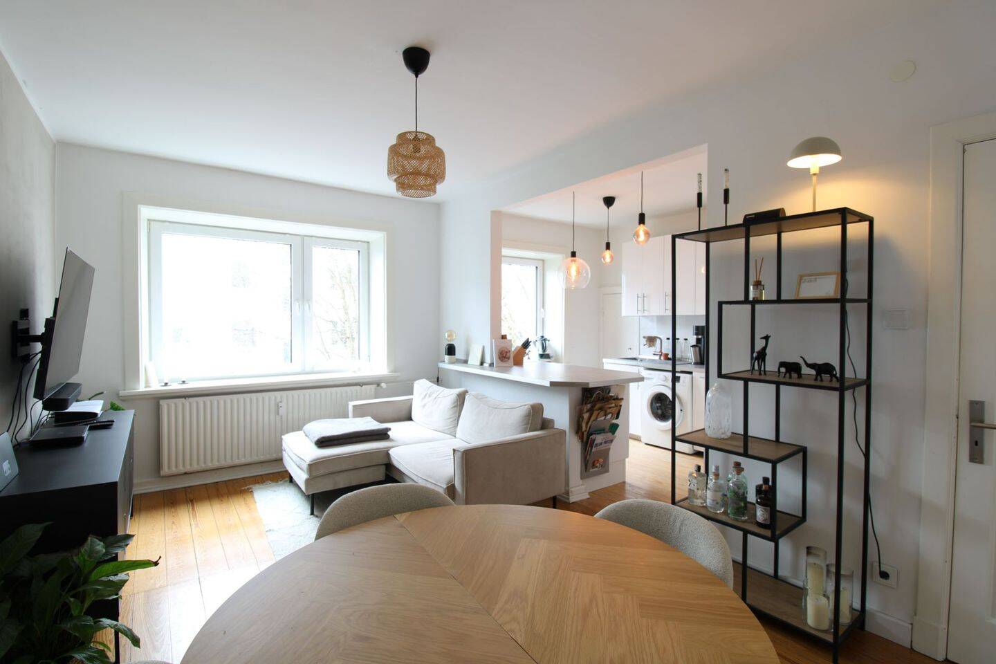 Ruhig gelegen & bestens angebunden: 2,5-Zimmer-Wohnung in Winterhude – Hamburg – Vorschaubild 2