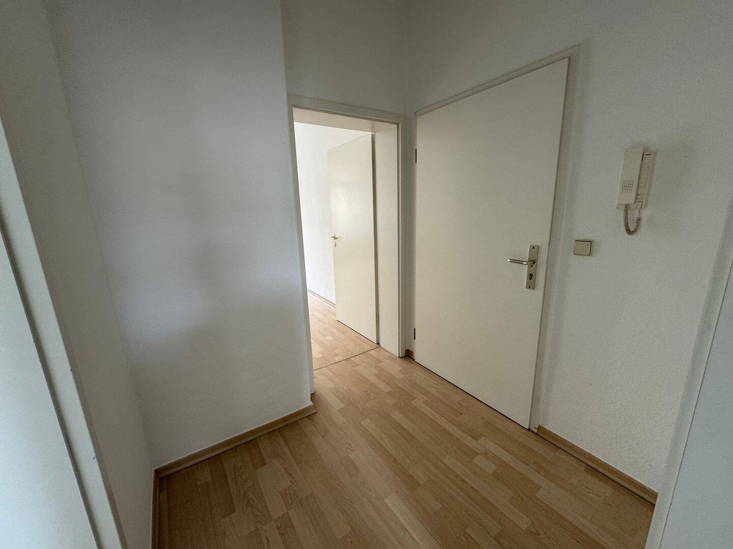 Zweiraumwohnung mit Balkon und Einbauküche – Magdeburg – Vorschaubild 4