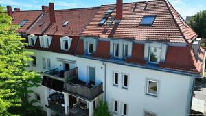 Gemütlicher Altbau direkt am Park. Helle 3-Zi-Whg mit großer Wohnküche & Balkon zum ruhigen Innenhof – 80993 München – Vorschaubild 1