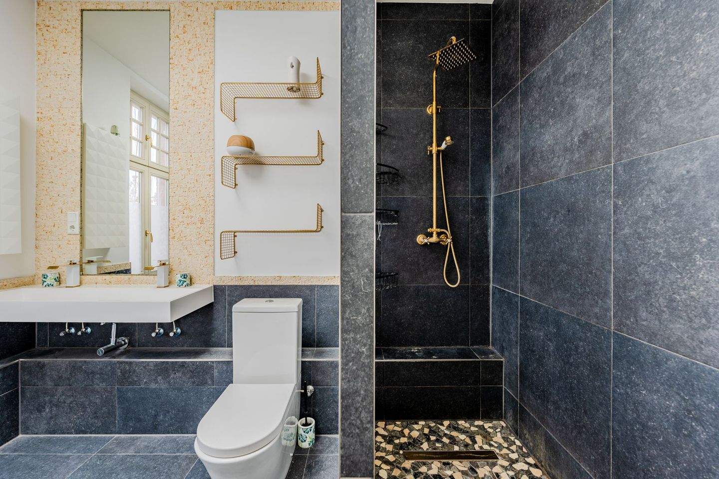 Spacious and bright 5-room flat with three balconies near the popular Dutch Quarter – Potsdam – Vorschaubild 9