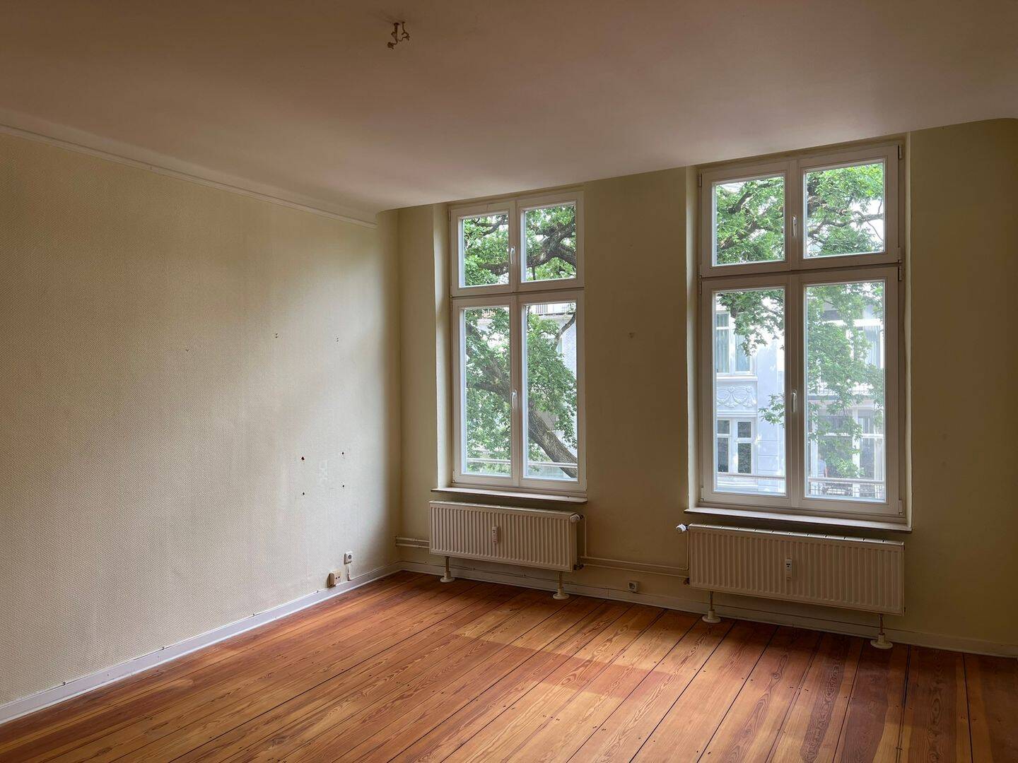 Großzügige Altbauwohnung in Alsternähe ++ courtagefrei ++