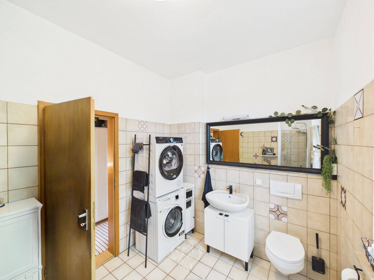 Charmante 3-Zimmer-Eigentumswohnung mit großer Terrasse & Altbauflair – Würzburg – Vorschaubild 4