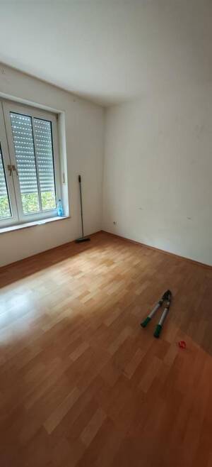 Großzügige 2-Zimmer-Wohnung mit Einbauküche, Terrasse und TG-Stellplatz in Dresden-Striesen! – 1277 Dresden – Vorschaubild 5