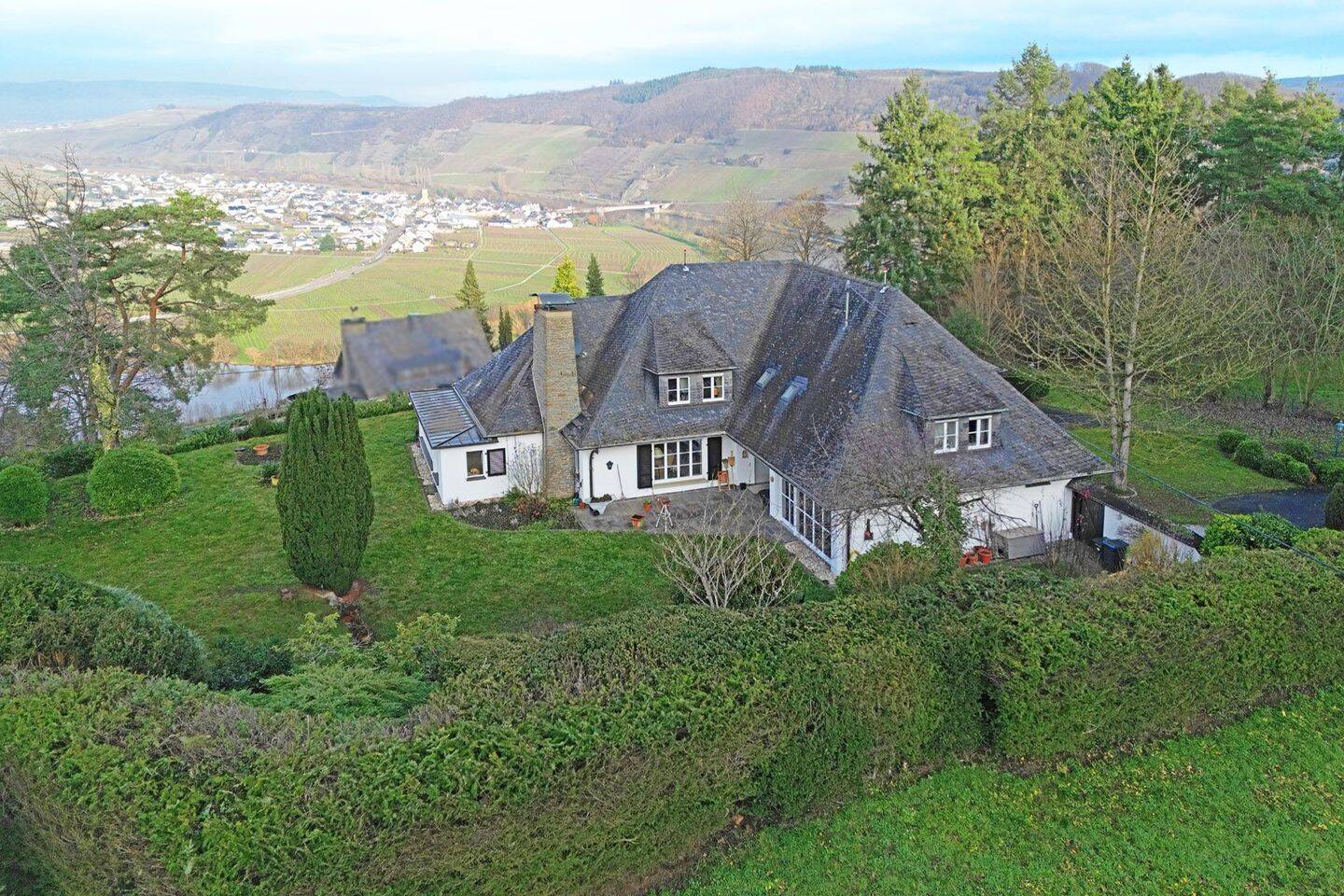 Leiwen: Exklusive Mietvilla mit Indoor-Pool, Sauna und Wintergarten – Leiwen – Vorschaubild 2