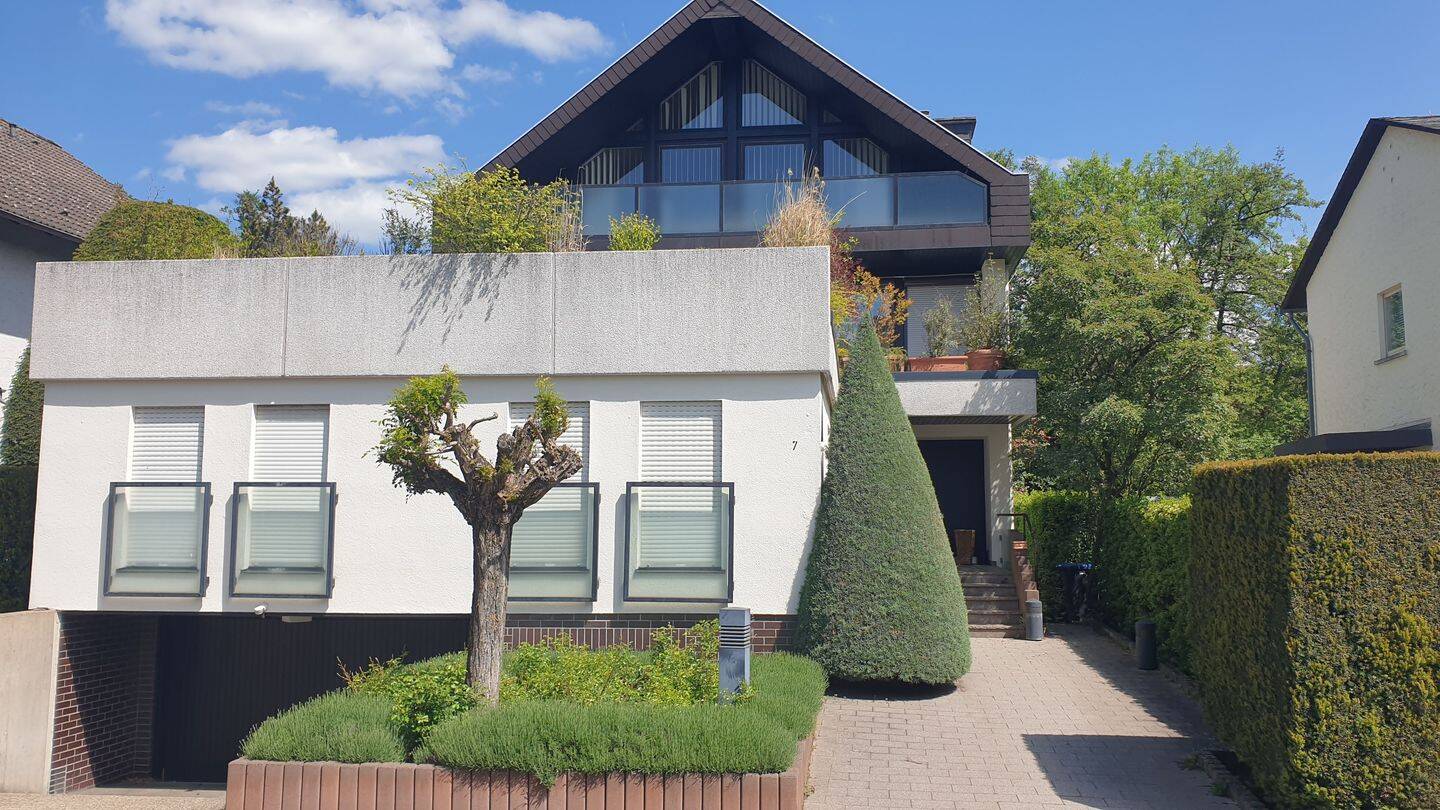 Park Immobilien - Architektenhaus mit riesigem Potenzial – Friedrichsdorf – Bild 1 von 1