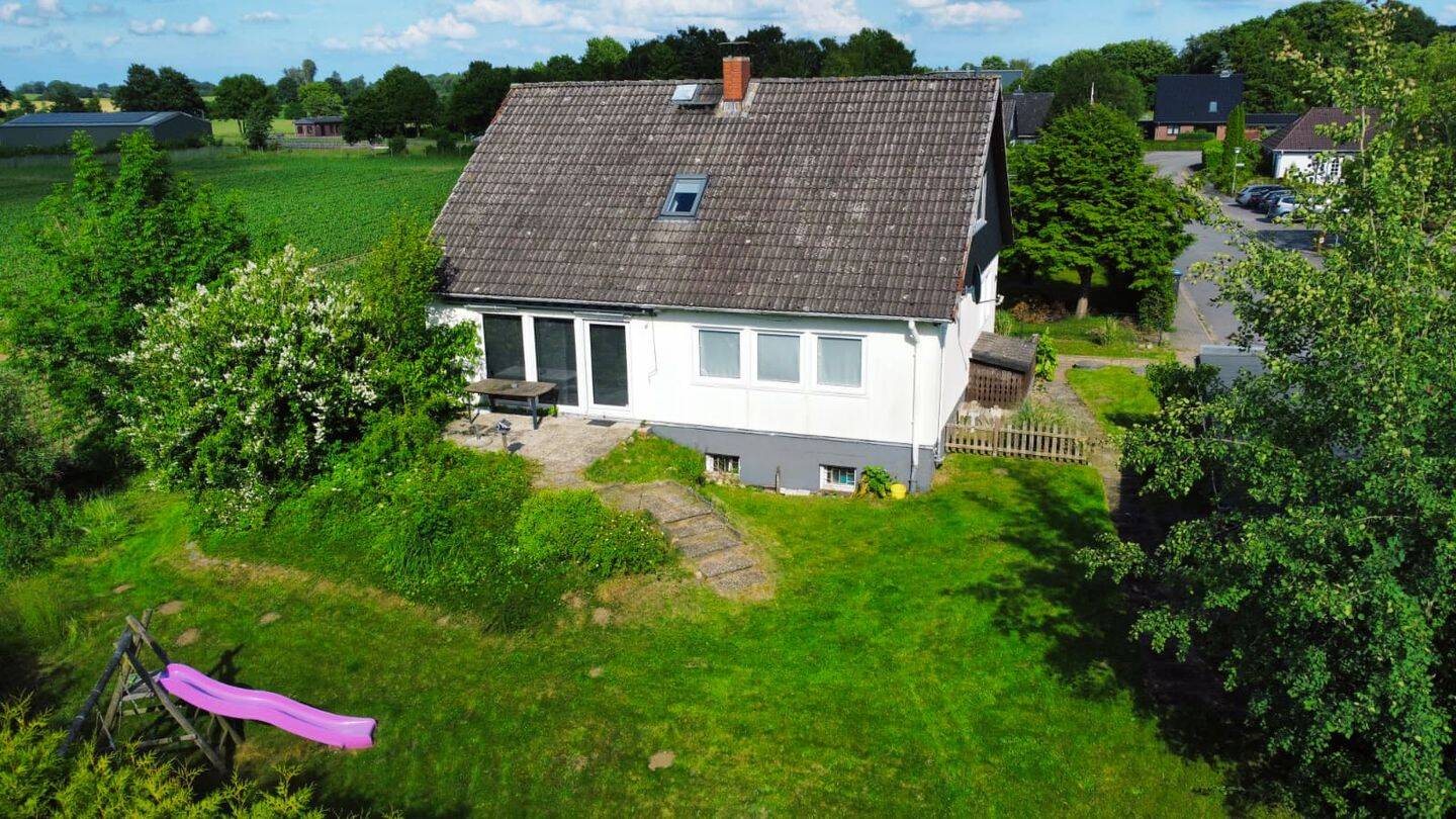 Idylle in Feldrandlage - großzügiges Einfamilienhaus mit Garten - in Forellenseenähe Rieseby