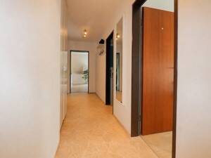 Attraktive 3 Zimmer Dachgeschosswohnung mit Balkon in Mönchengladbach Lürrip – 41065 Mönchengladbach – Vorschaubild 2