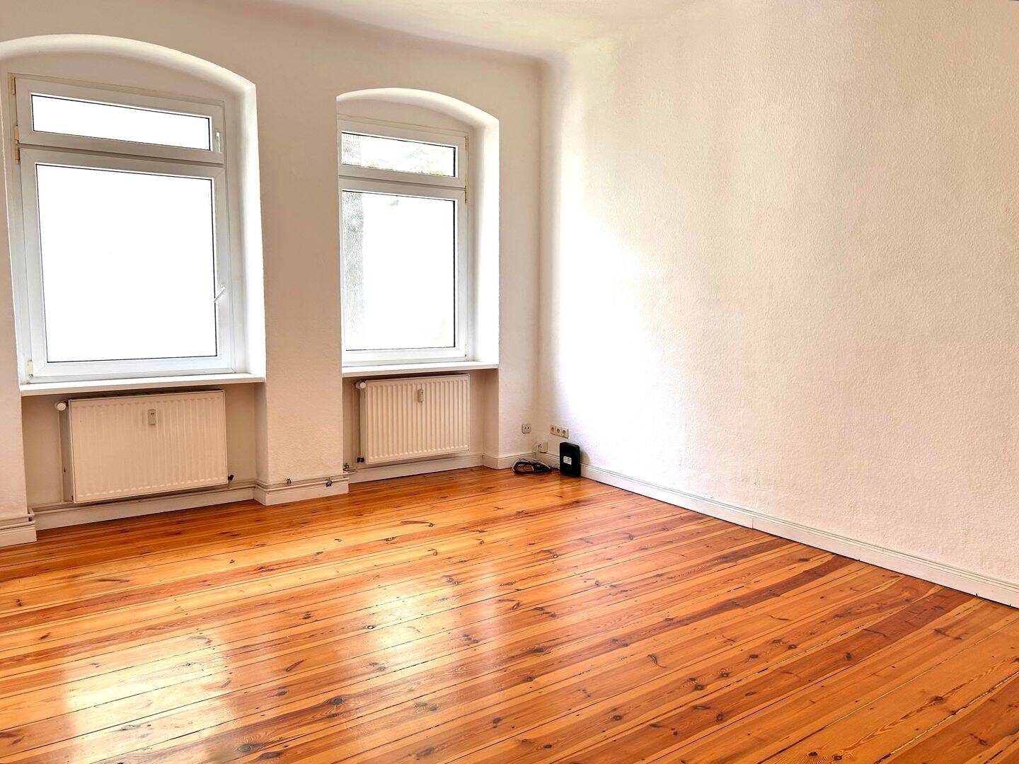 Feine 2 Zimmerwohnung im Altbau* bereit zum Einzug* – Berlin – Vorschaubild 2