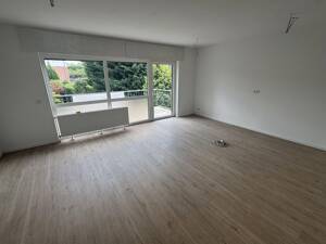 Erstbezug nach Sanierung: 2-Zimmer-Wohnung mit großem Balkon & Gartenblick in Duisburg-Rahm!