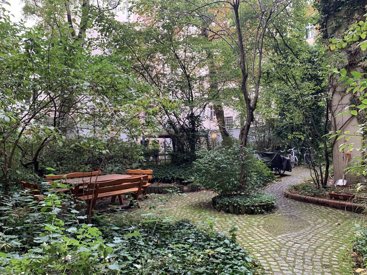 Provisionsfreie 56m² Altbau-Wohnung mit neuem Dach und neuer Heizung im Heckmannufer, Wrangelkiez – 10997 Berlin – Bild 1 von 9