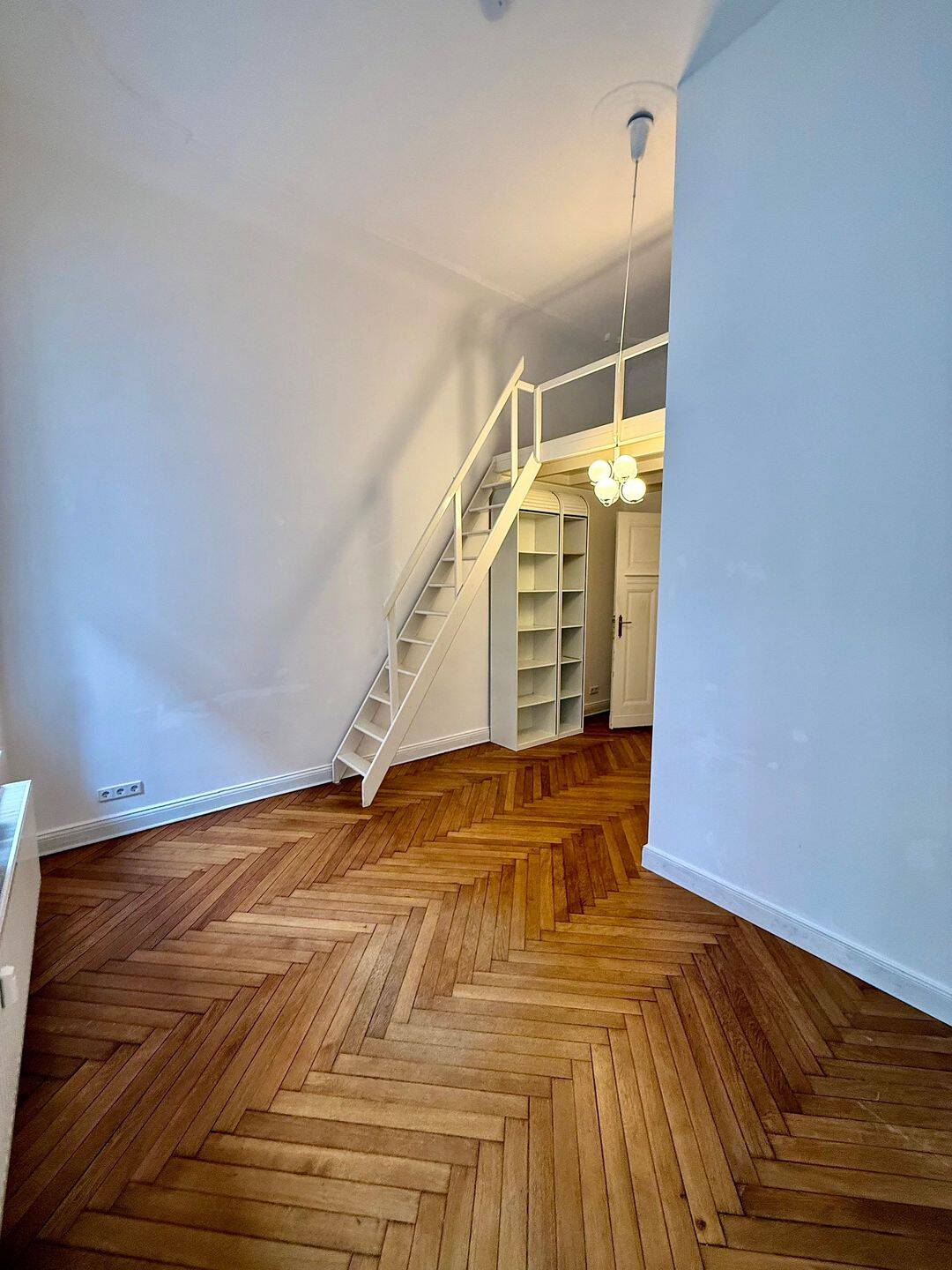 Altbaujuwel in Bestlage Fischgrät Designbad und ruhiger Innenhof nahe Kudamm – Berlin – Vorschaubild 8