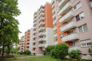 Perfekt für Familien! 3,5-Zimmer-Wohnung mit Balkon – 93051 Regensburg – Vorschaubild 2