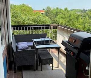 Neues Familien-Zuhause! Modernisierte 4 Zimmer mit Einbauküche Umlaufbalkon, 2 neue Bäder, Aufzug – 50968 Köln – Vorschaubild 3