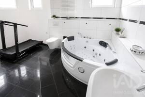 ZWEIFAMILIENHAUS IN BOTTROP-WELHEIM Wohnen wie im Urlaub - Denkmalcharme mit Wellness & Traumgarten – 46238 Bottrop – Vorschaubild 5