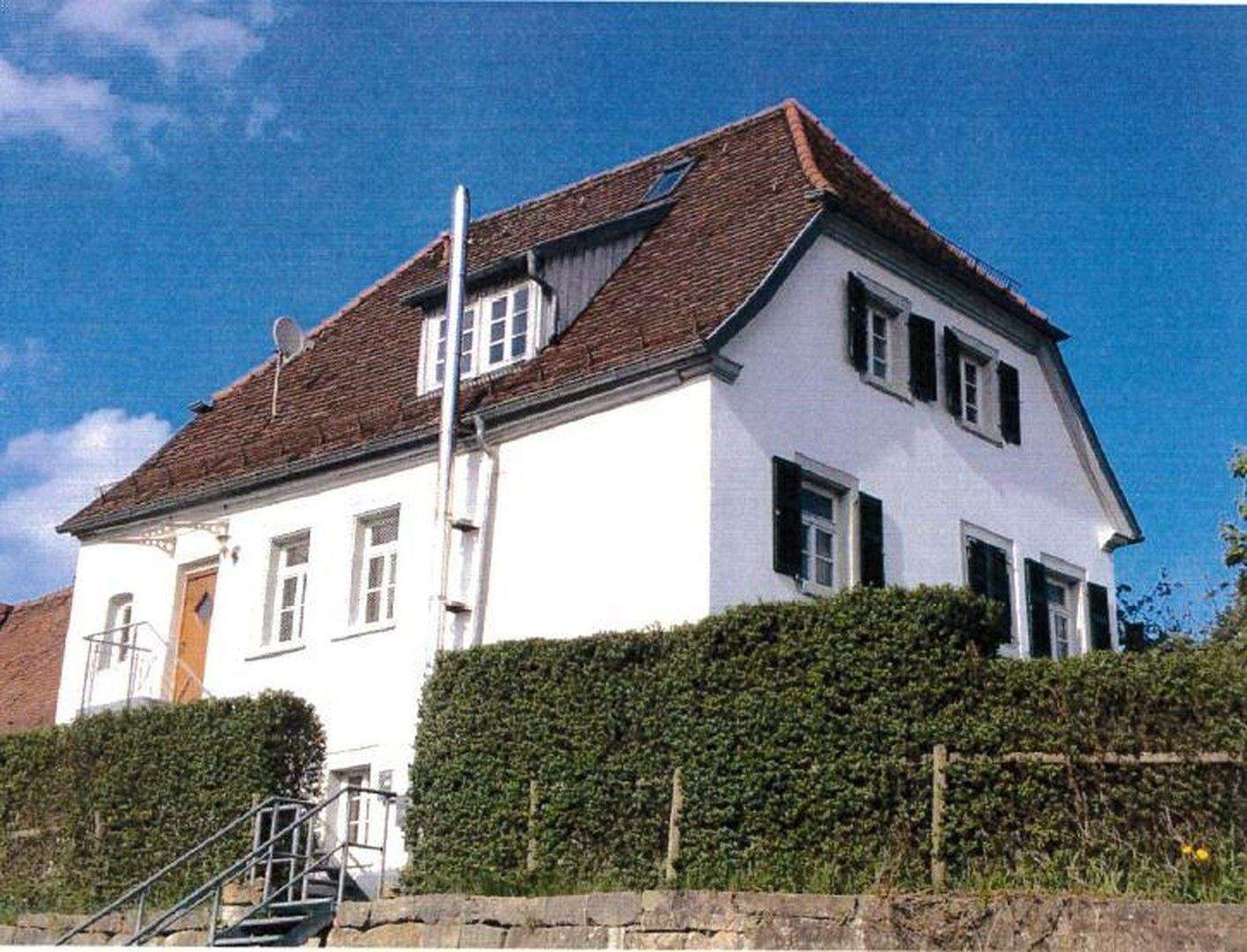 3-Familienhaus mit 6 % Rendite & Denkmal-AfA – Rot am See – Bild 1 von 9