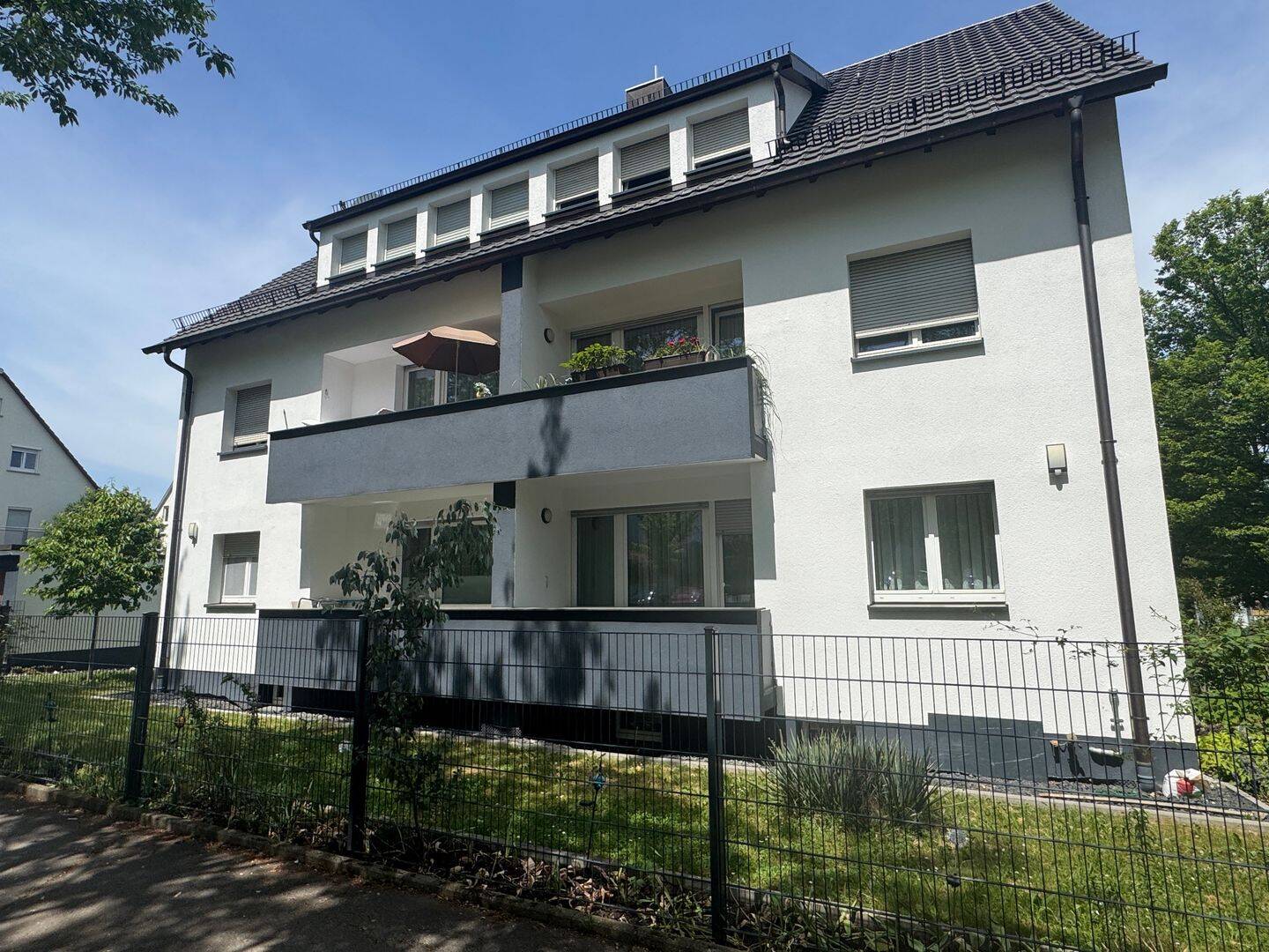 Kapitalanlage am Stuttgarter Stadtrand: Sehr gepflegtes Mehrfamilienhaus in ruhiger Lage – Stuttgart – Vorschaubild 3