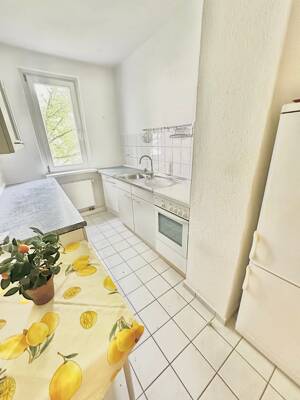 2 Raum Whg mit hellem Wohnzimmer und EBK in Gablenz Nähe Versorgungszentrum – 9127 Chemnitz – Vorschaubild 3