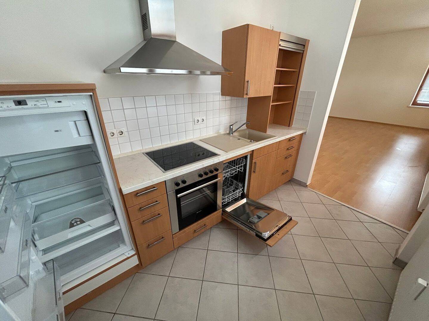 Geräumige 1-Zimmer-Wohnung mit Einbauküche und großem Balkon! – Magdeburg – Vorschaubild 4