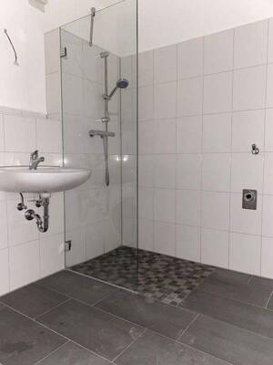 Schöne Aussicht garantiert: barrierefreie, renovierte 2-Zimmer-Wohnung mit Aufzug – 45309 Essen – Vorschaubild 6