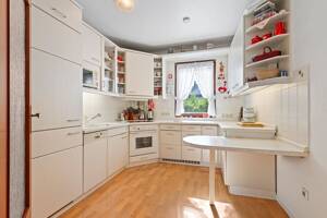 Viel Platz in zentraler Lage: Einfamilienhaus mit Wintergarten, Garten und Garage – 22147 Hamburg – Vorschaubild 6