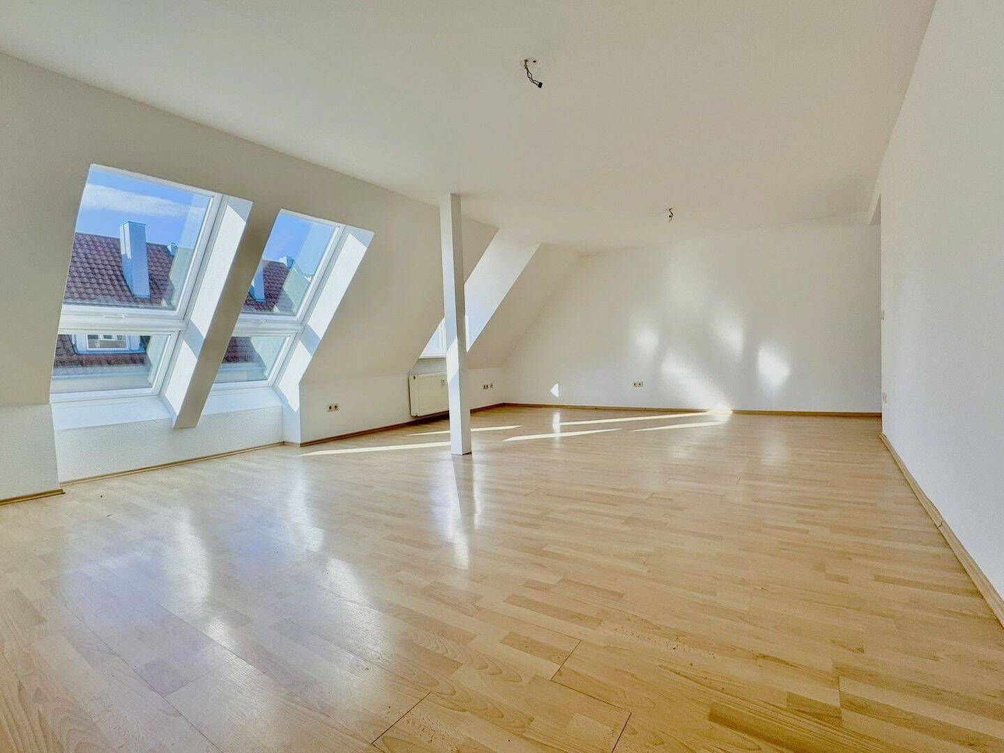 Lichtdurchflutetes Dachstudio am Rennweg