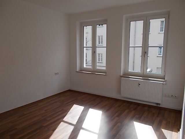 Großzügige 2-Zimmer mit Laminat und Wannenbad in guter Lage – Chemnitz – Vorschaubild 4