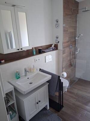 Mehr als 2 Zimmer: moderne Wohlfühlwohnung mit Loggia, Aufzug und Küche inklusive – 90408 Nürnberg – Vorschaubild 9