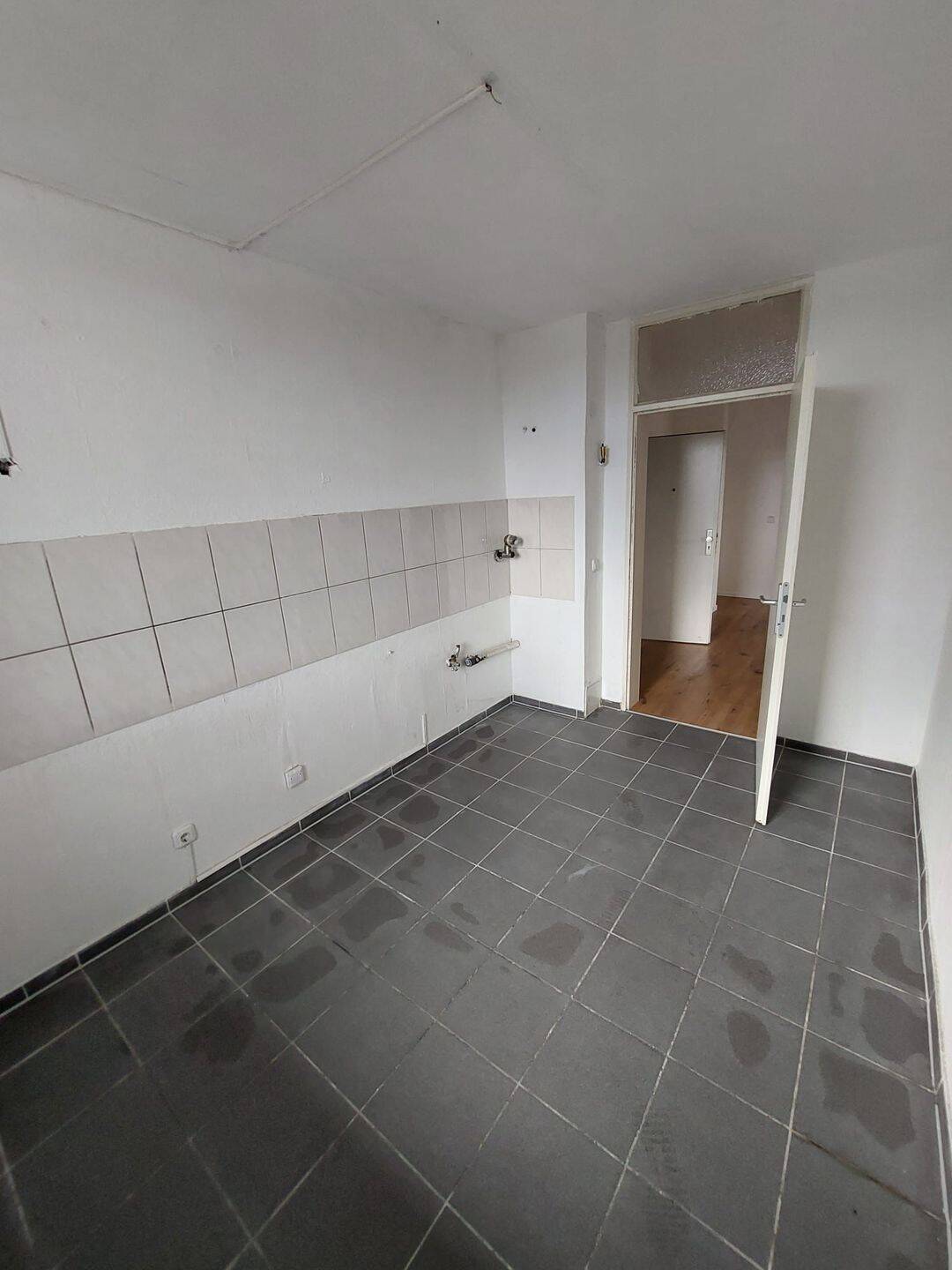 Hochwertige 3-Zimmer-Wohnung mit Balkon im 8. Stock in Mönchengladbach-Römerbrunnen – Mönchengladbach – Vorschaubild 6