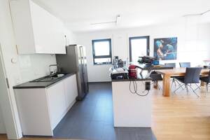 Fürth-Oberfürberg: helle, moderne und äußerst attraktive 4-Zimmer-Eigentumswohnung mit hochwertiger Einbauküche und einem großen und sonnigen Balkon – 90768 Fürth – Vorschaubild 6