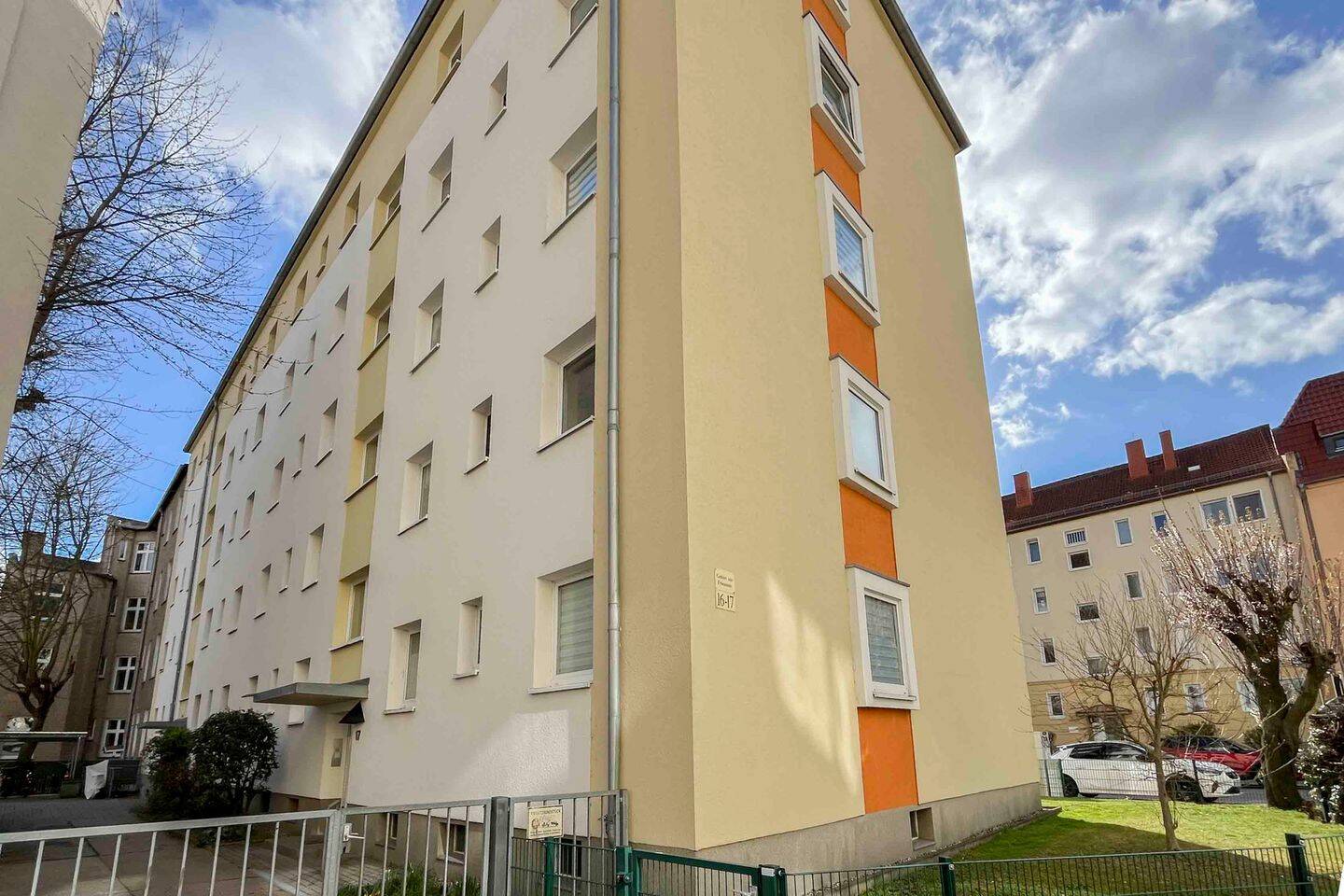 Gepflegte 3-Zimmer-Eigentumswohnung mit Balkon im beliebten Stadtfeld Ost