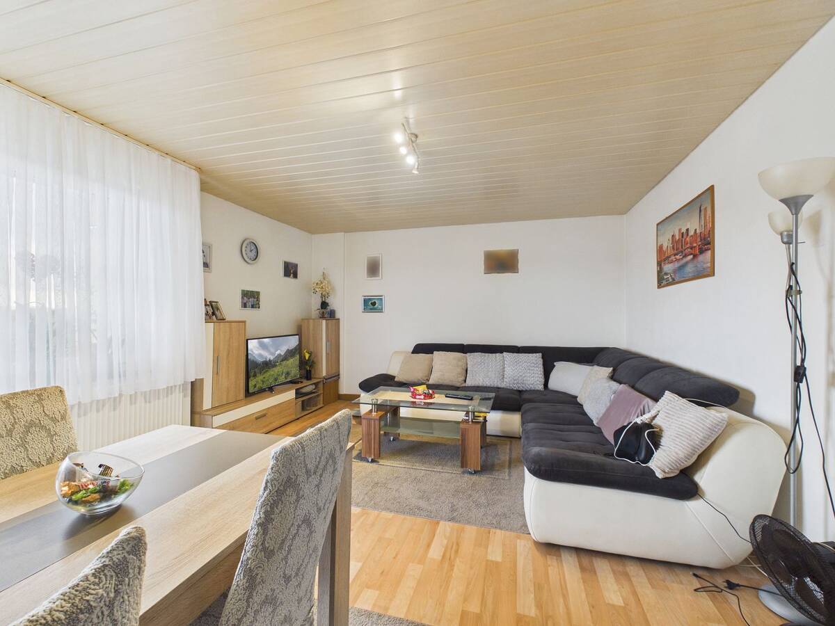 Attraktive 3-Zimmer-Wohnung mit Balkon, Garage in Ingolstadt - Solide Kapitalanlage mit Potenzial! – 85055 Ingolstadt – Bild 1 von 9