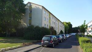 Bonn Alt-Tannenbusch. vermietete 3 ZKB mit Balkon - provisionsfrei! – Hohe Str. 38 a, 53119 Bonn – Vorschaubild 2