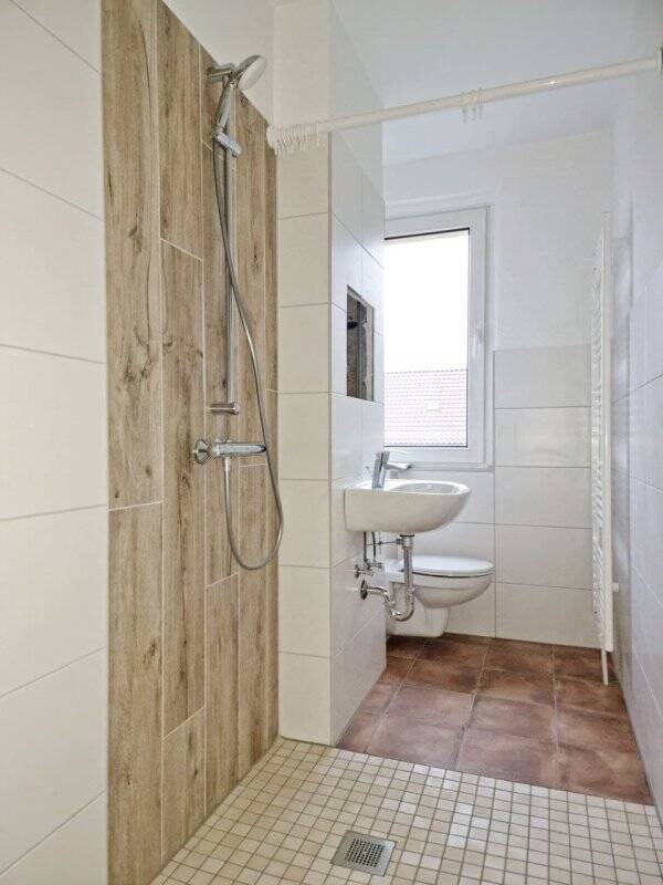 3-Zimmer mit bodenebener Dusche und riesigem Balkon