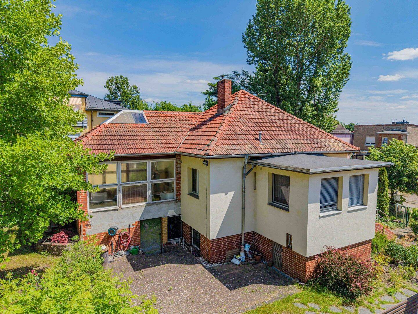 Einfamilienhaus mit zusätzlichem Bauplatz auf ca. 943 m² großem Grundstück in Stahnsdorf – Stahnsdorf – Vorschaubild 2
