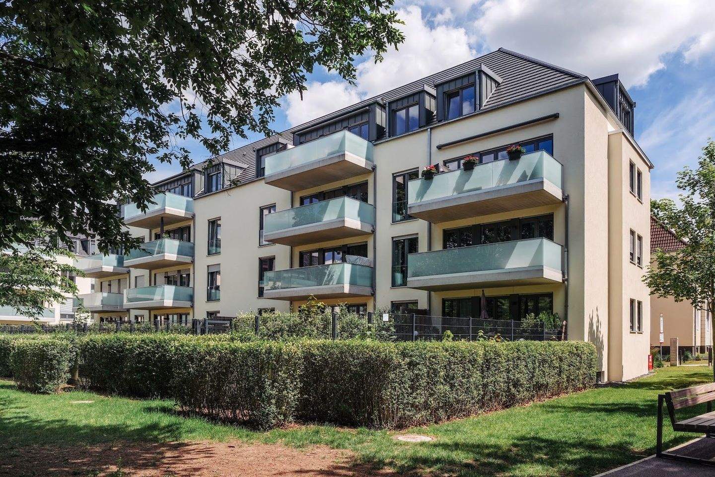 Maisonettewohnung mit großem Balkon und wunderbarer Aussicht// ZG 2.OG/3.OG re. – Wolfsburg – Bild 1 von 9