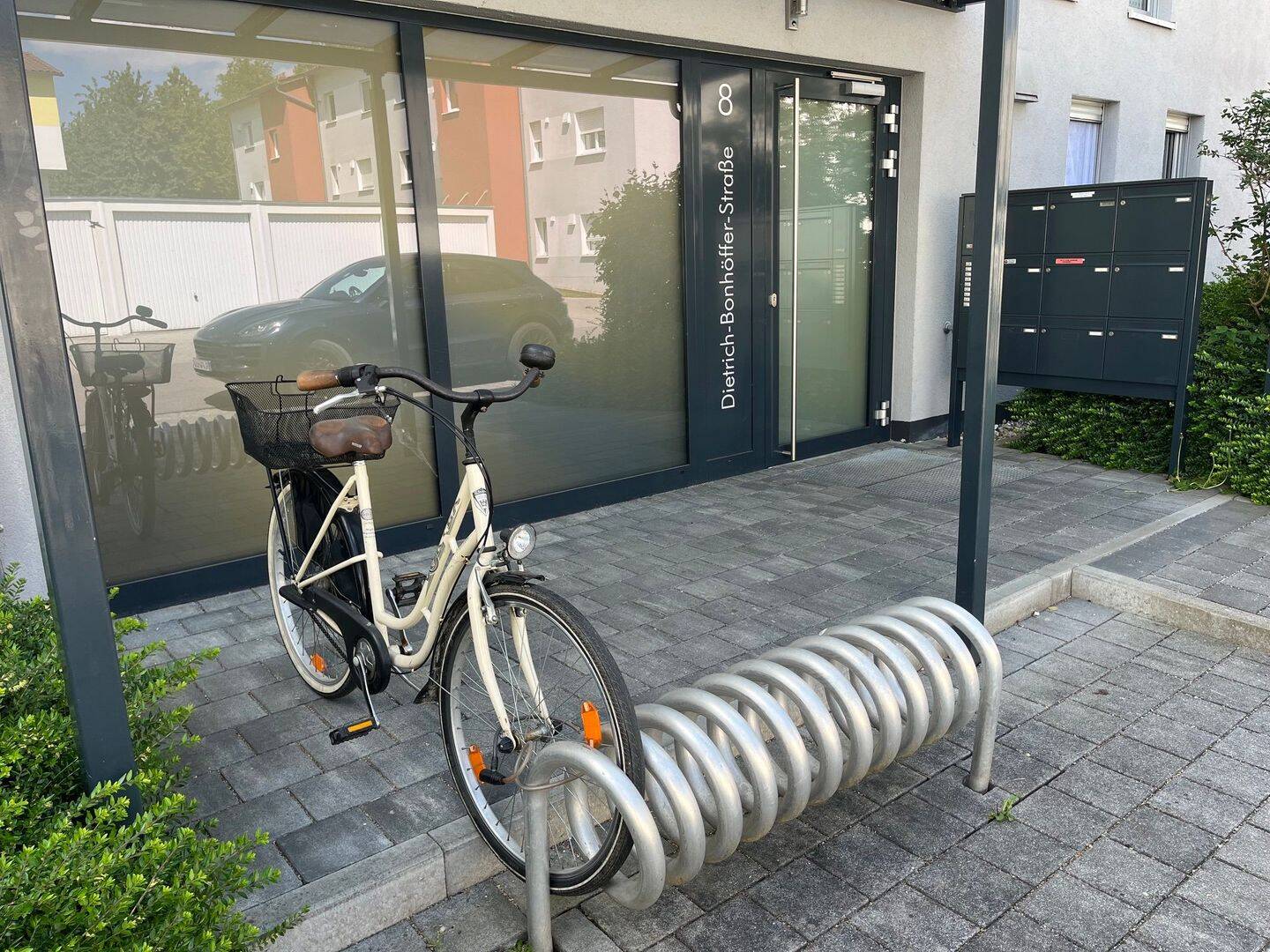 Sonnige und seniorengerechte Wohnung mit Balkon! Größzügig und barrierefrei! Alter 60 + – Regensburg – Vorschaubild 5
