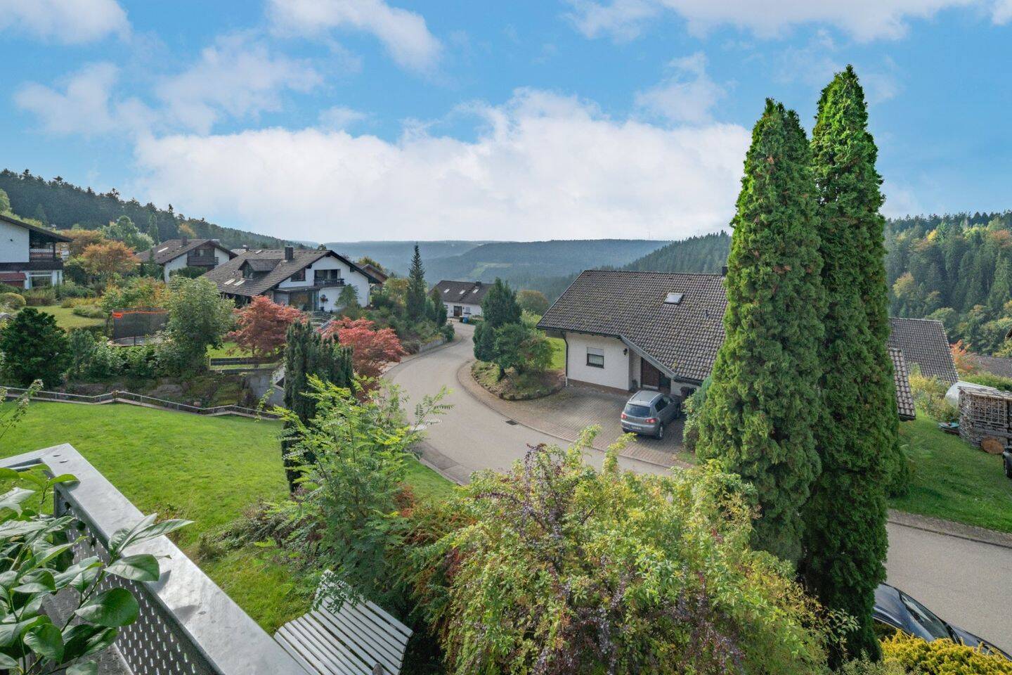Wohnen mit Schwarzwaldblick - gepflegte 2,5-Zimmer-Wohnung mit Terrasse – Schramberg – Vorschaubild 2