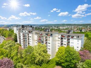Freie 2-Zimmerwohnung mit Loggia, Tiefgarage und Blick ins Grüne