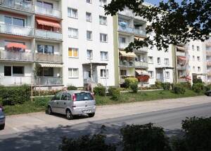 sanierte Wohnung mit Badewanne und Blick über Oschersleben – 39387 Oschersleben – Vorschaubild 2