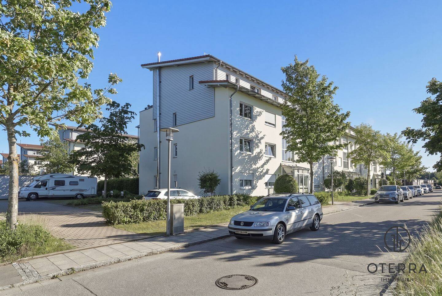 Heimstetten! Gepflegte, helle u. ruhige 4-Zi.-Whg. mit Balkon! Toller Grundriss! 2 Bäder! Seenähe! – Kirchheim bei München – Vorschaubild 3