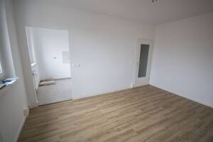 Nachnutzer gesucht! Kleine 2-Zimmerwohnung, ruhig gelegen... – 6128 Halle (Saale) – Vorschaubild 3