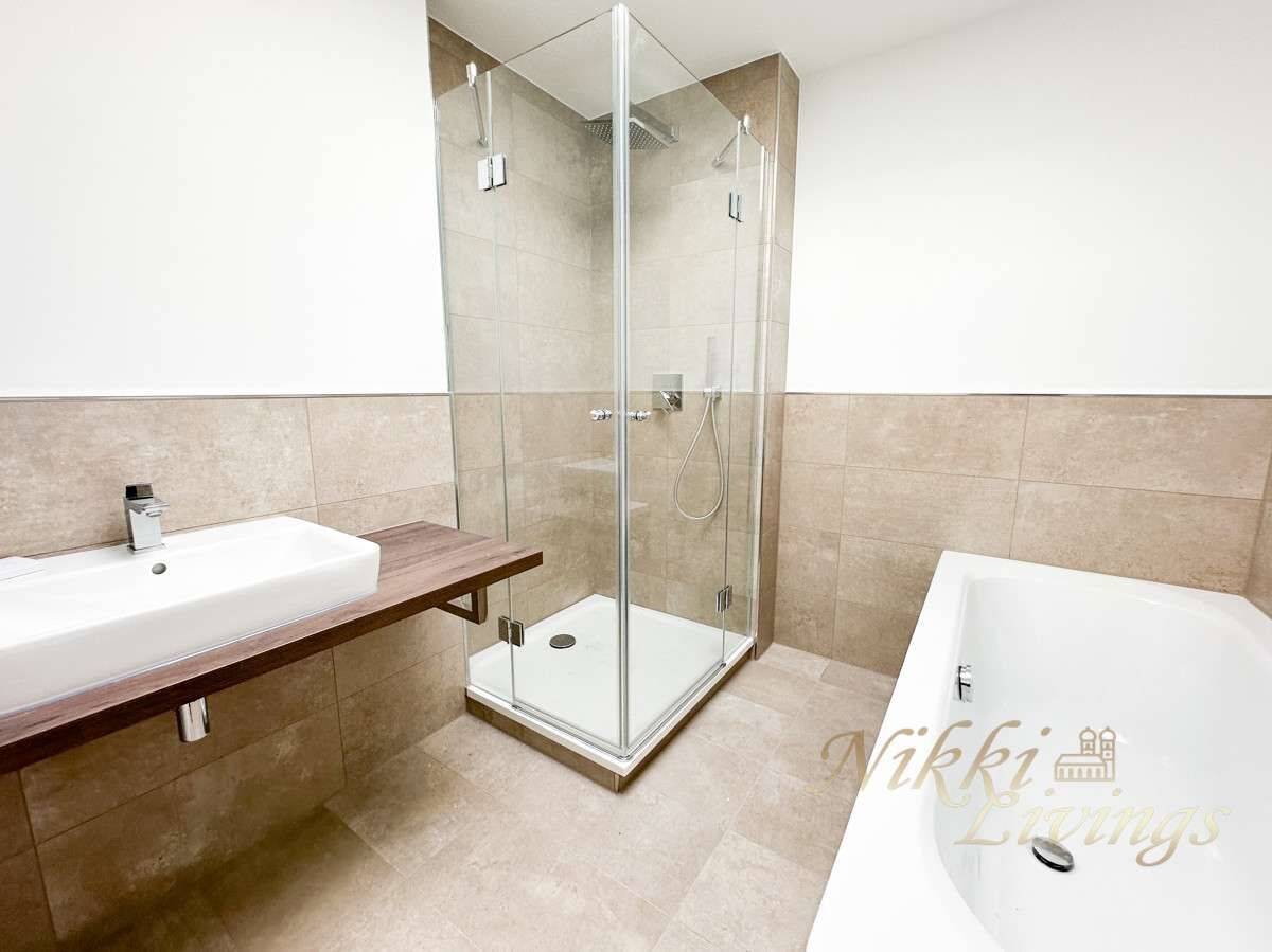 Sanierte 3-Zimmer-Wohnung mit traumhaftem Süd-Balkon – München – Vorschaubild 7